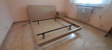 LETTO  legno con luci LED + comodino