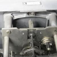 Orologio timbracartellino d'epoca