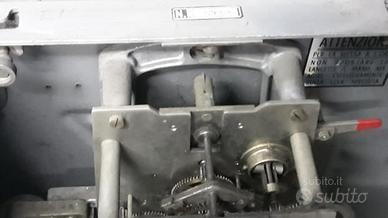 Orologio timbracartellino d'epoca