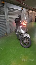 Kymco  People S 200