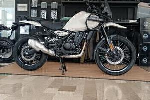ROYAL ENFIELD HIMALAYAN 450 KAZA BROWN - EURO 510 