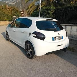 Peugeot 208 - 2018