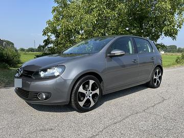 Volkswagen Golf VI 1.6 TDI 105 CV