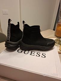 Guess sneackers alte n. 37