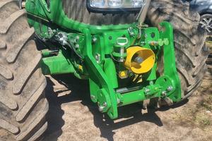 Sollevatore anteriore per trattore