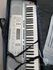 Pianola Casio con custodia e piedistallo