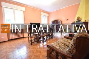 Appartamento di 173 m² con 5 locali e box auto a S
