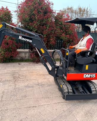 E170 Mini escavatore Hinowa 15 q