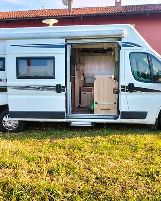 Font Vendome H300 Camper Van