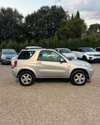 Toyota RAV 4 RAV4 2.0 16V MAI FATTO FUORISTRADA !!