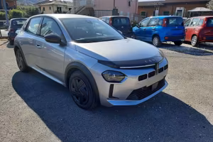 Lancia Ypsilon Hybrid e-DCT