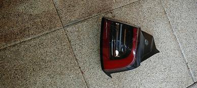 FARO TESLA MOD. Y POSTERIORE DX