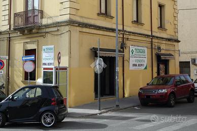 MAGAZZINO A COSENZA