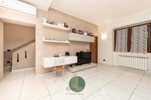 Appartamento indipendente con box e terrazzo