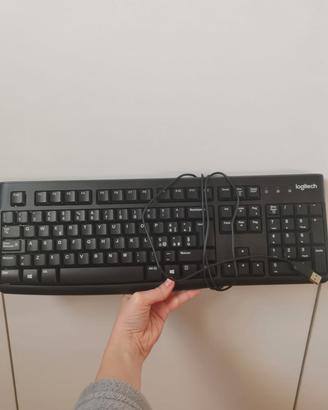 Tastiera Logitech K120 Con Cavo per Windows USB 