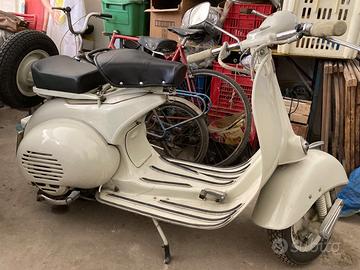 Piaggio Vespa d'epoca Targa Oro