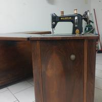 Macchina da cucire e mobile in legno anni '50 