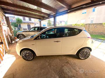 Lancia  Ypsilon