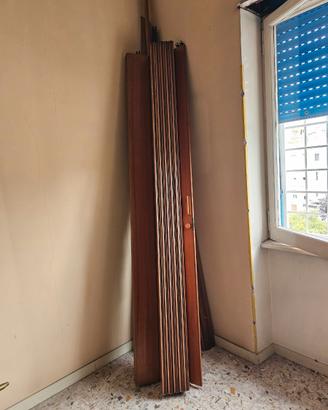 Porta a soffietto in legno