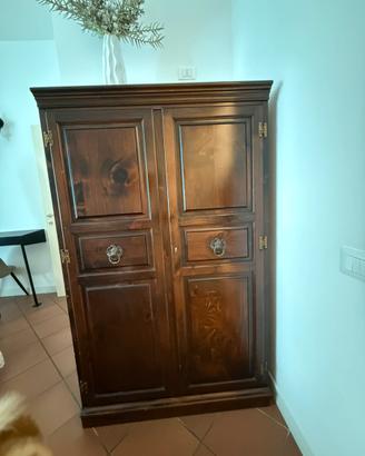 Armadio in legno stile rustico  Ottime condizion
