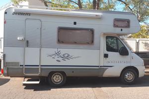Camper mansardato