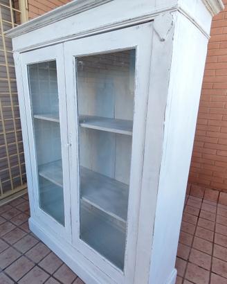 vetrina antica finitura shabby