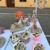 Articoli fatti a mano in carta. 