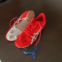 Scarpe da atletica chiodate