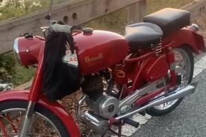 Benelli 125 leoncino