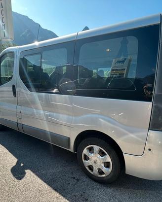 Renault Trafic T27 2.0 dCi/115 PC-TN Passenger Bla