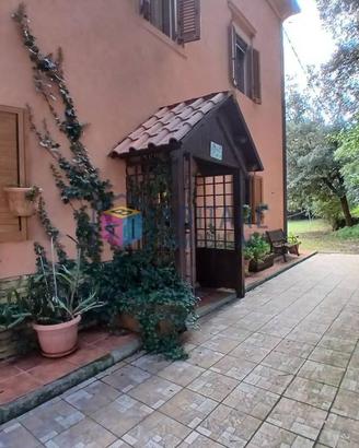 Villa di 284 m² con più di 5 locali a Collesalvett