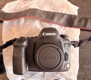 macchina fotografica Canon EOS 6D Mark II 