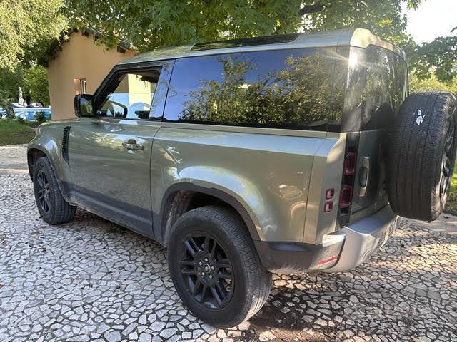 Land Rover Defender 2024 photo 4