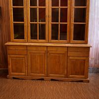Credenza/vetrina in legno con ante in vetro