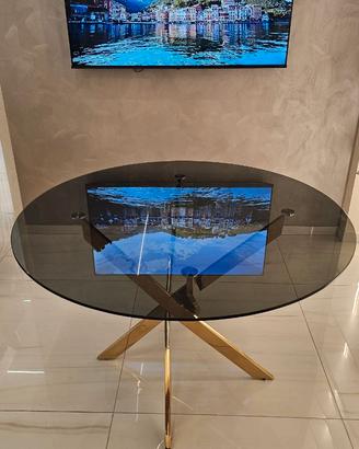 Tavolo rotondo e poltroncine