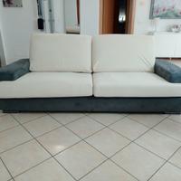 divano tre posti 