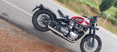 TRIUMPH BONNEVILLE BOBBER 1200