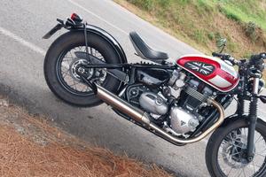 TRIUMPH BONNEVILLE BOBBER 1200