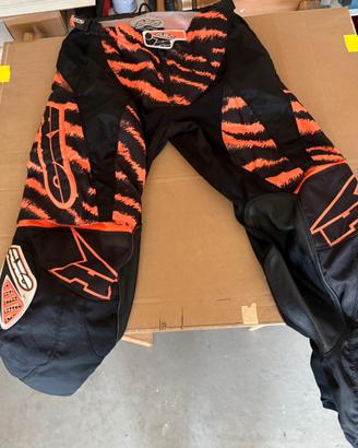 Pantaloni e maglia motocross Axo