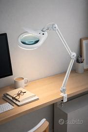 lampada da tavolo con lente 