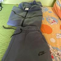 Tuta Nike tech blu chiaro