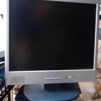 computer accessoriato di tutto