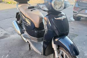Aprilia scarabeo 200