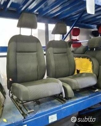 Interno In Tessuto Per Opel Zafira 2007