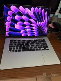 MacBook Air 15" M4 10 core GPU/CPU, nuovo 4 cicli