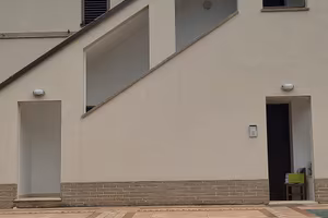 Collina , 10 km sud Senigallia appartamenti  500 €
