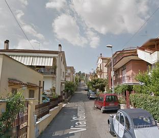 Guidonia montecelio soleggiato bilocale arredato