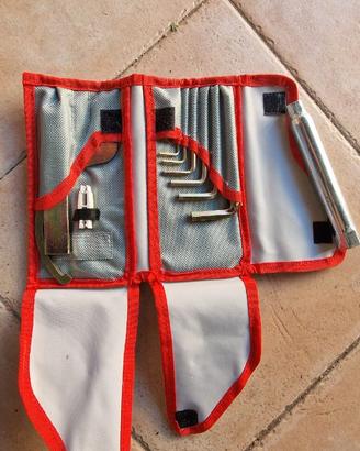Set attrezzi Mvagusta