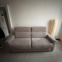 Divano letto 4 posti, Poltrone e Sofà come nuovo.