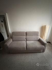 Divano letto 4 posti, Poltrone e Sofà come nuovo.